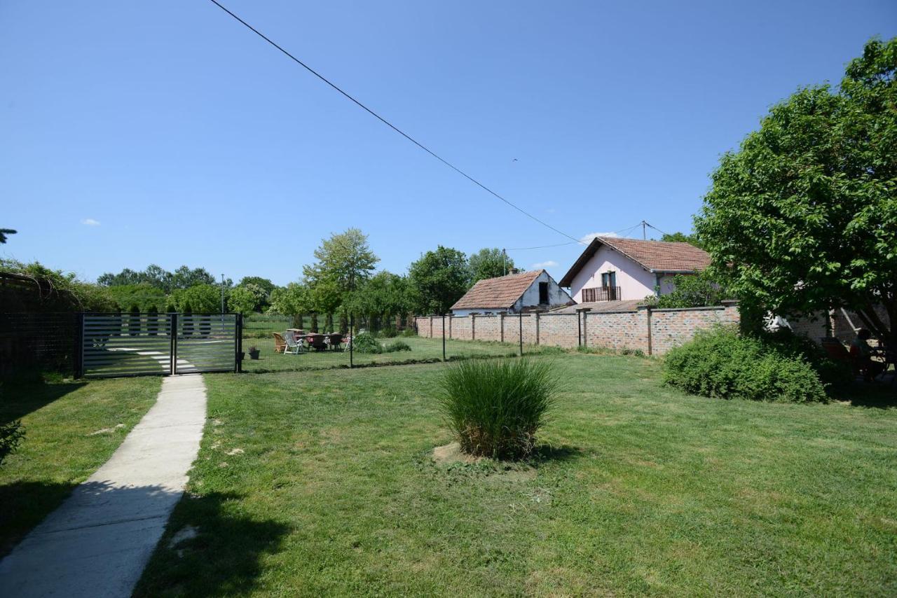 Apartments Osijek By The River Extérieur photo