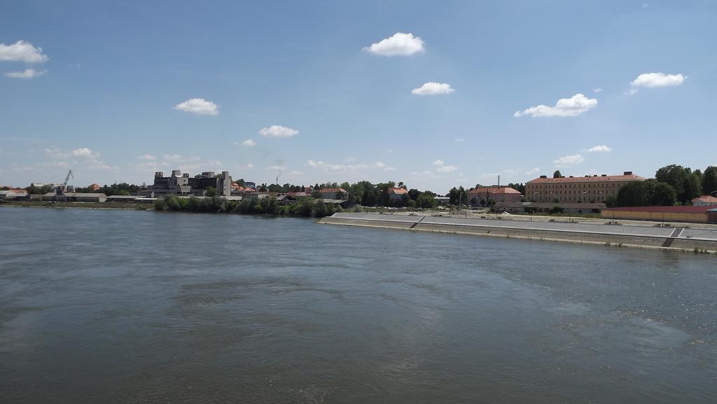 Apartments Osijek By The River Extérieur photo